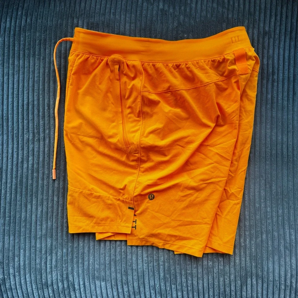 Lululemon License to train 7” Linerless orange men’s medium - Picture 4 of 5